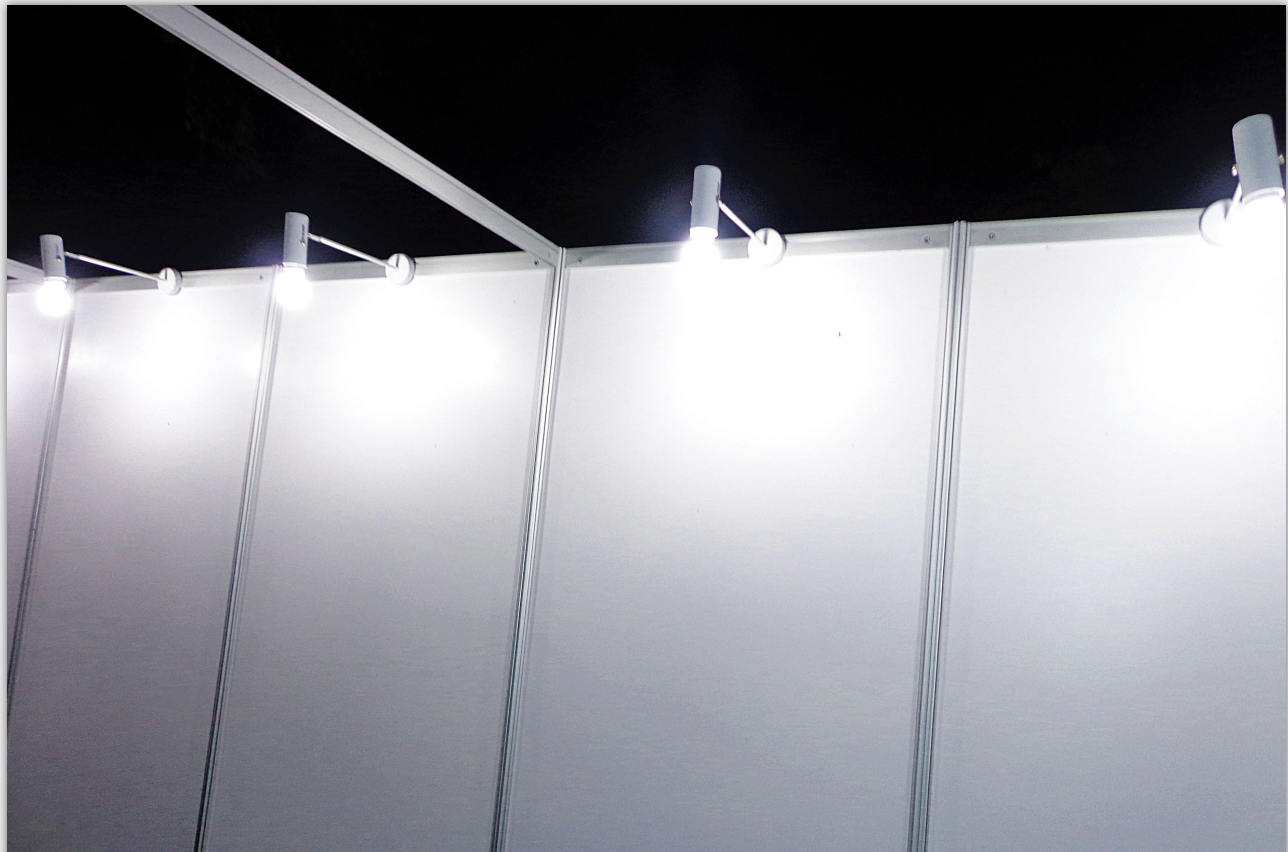 LONG ARM LIGHT FOR STANDARD BOOTH